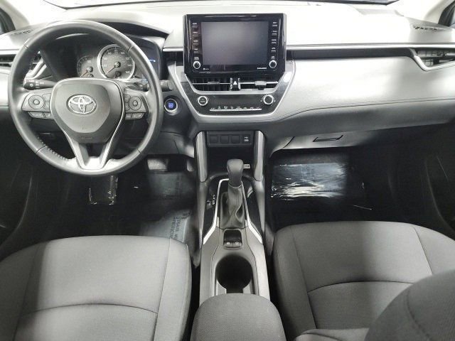 2022 Toyota Corolla Cross LE photo 2