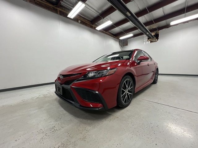 2022 Toyota Camry SE photo 4