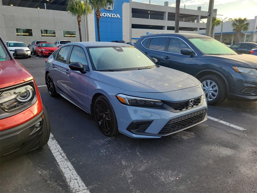 2024 Honda Civic Hatchback Sport's photo