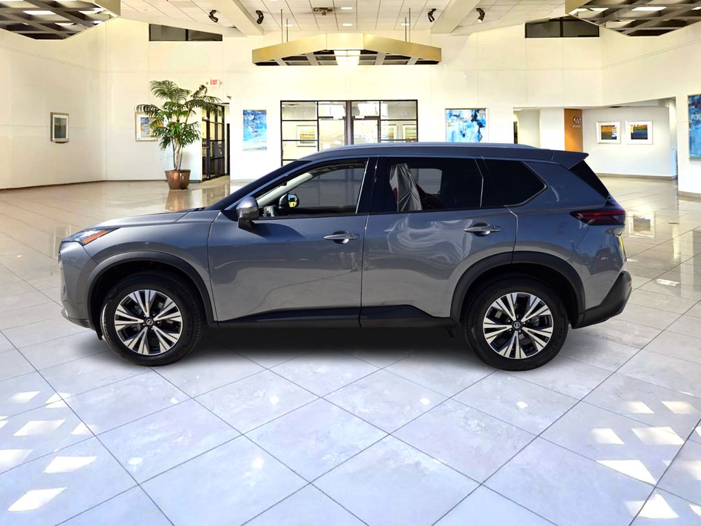 2021 Nissan Rogue SV photo 4
