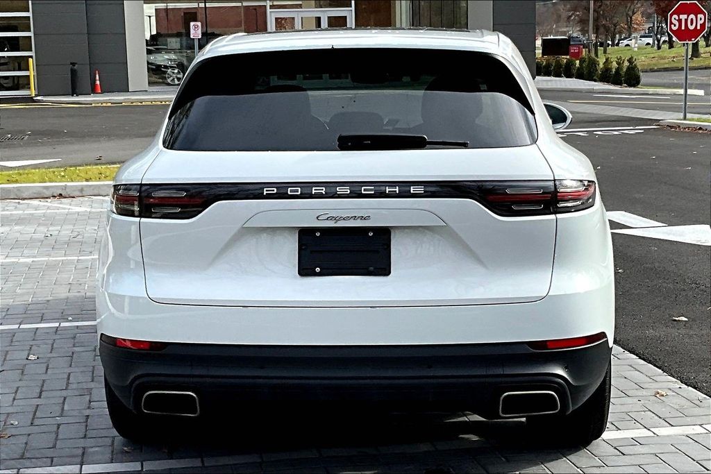 2021 Porsche Cayenne Base photo 4