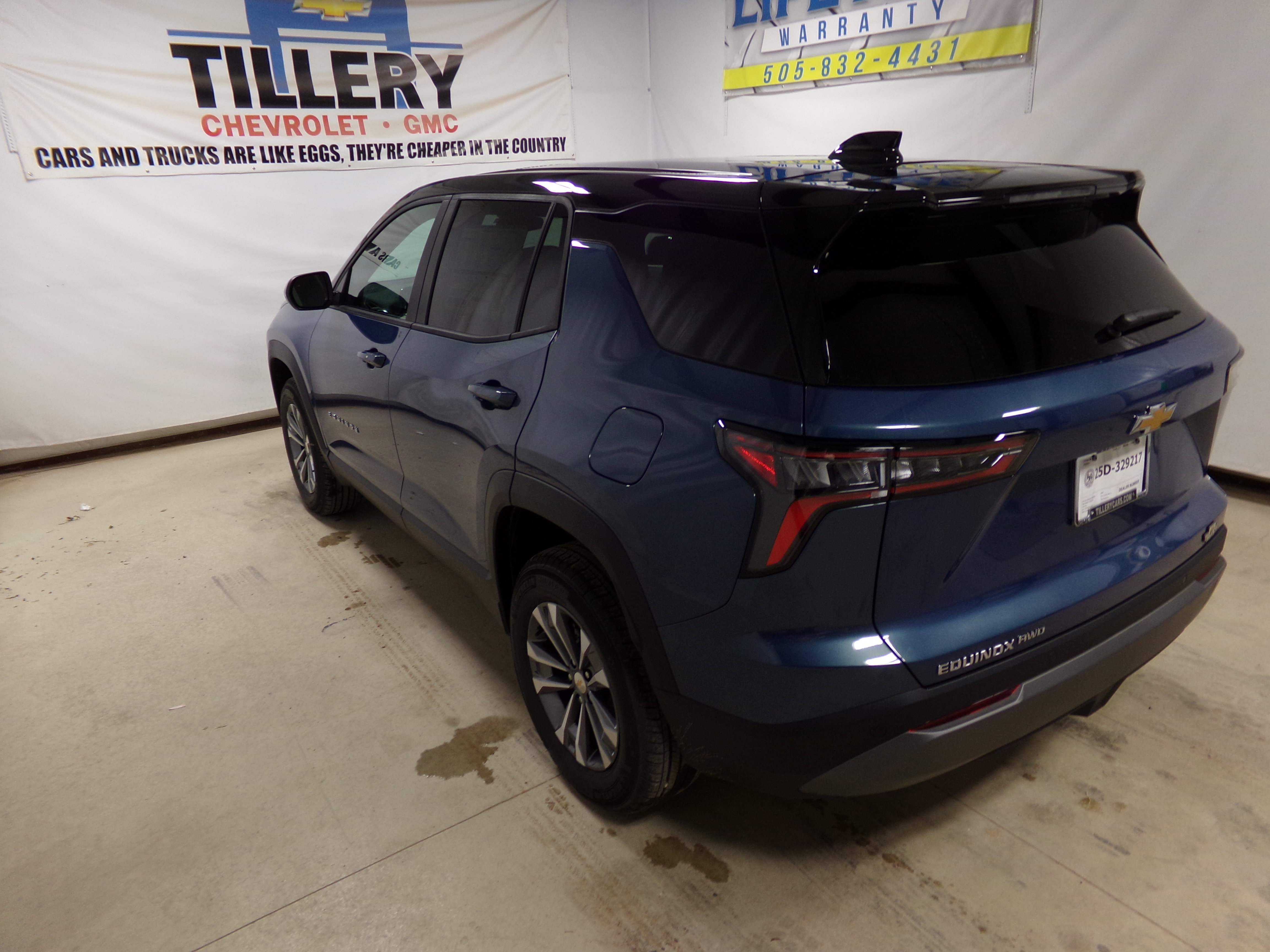 2026 Chevrolet Equinox LT photo 2