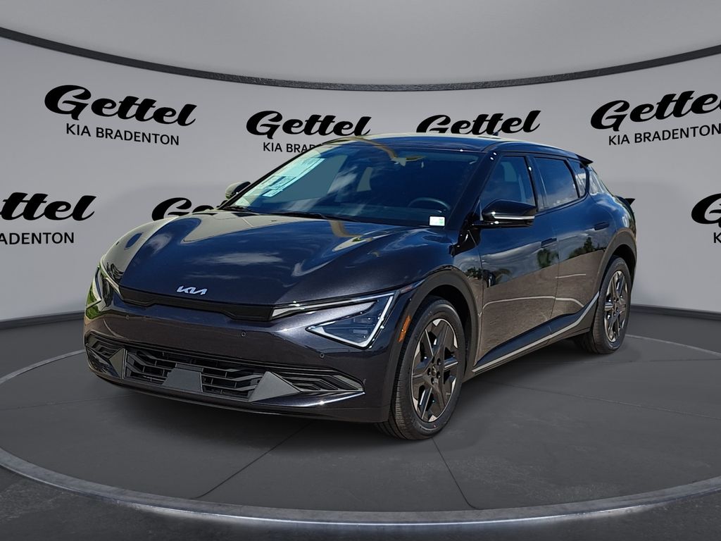2025 Kia EV6 Light's photo