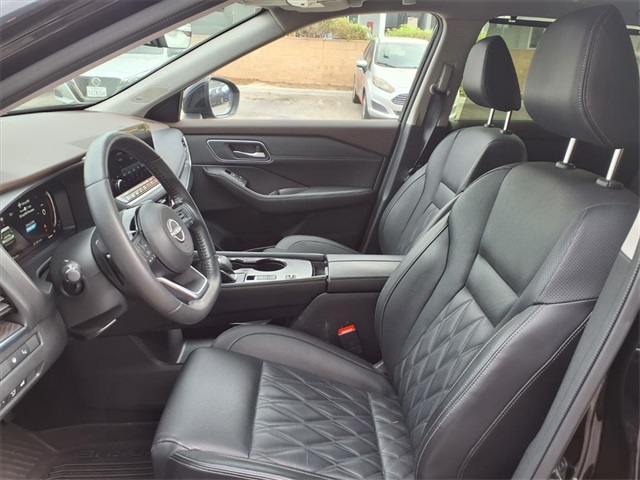 2023 Nissan Rogue Platinum photo 14