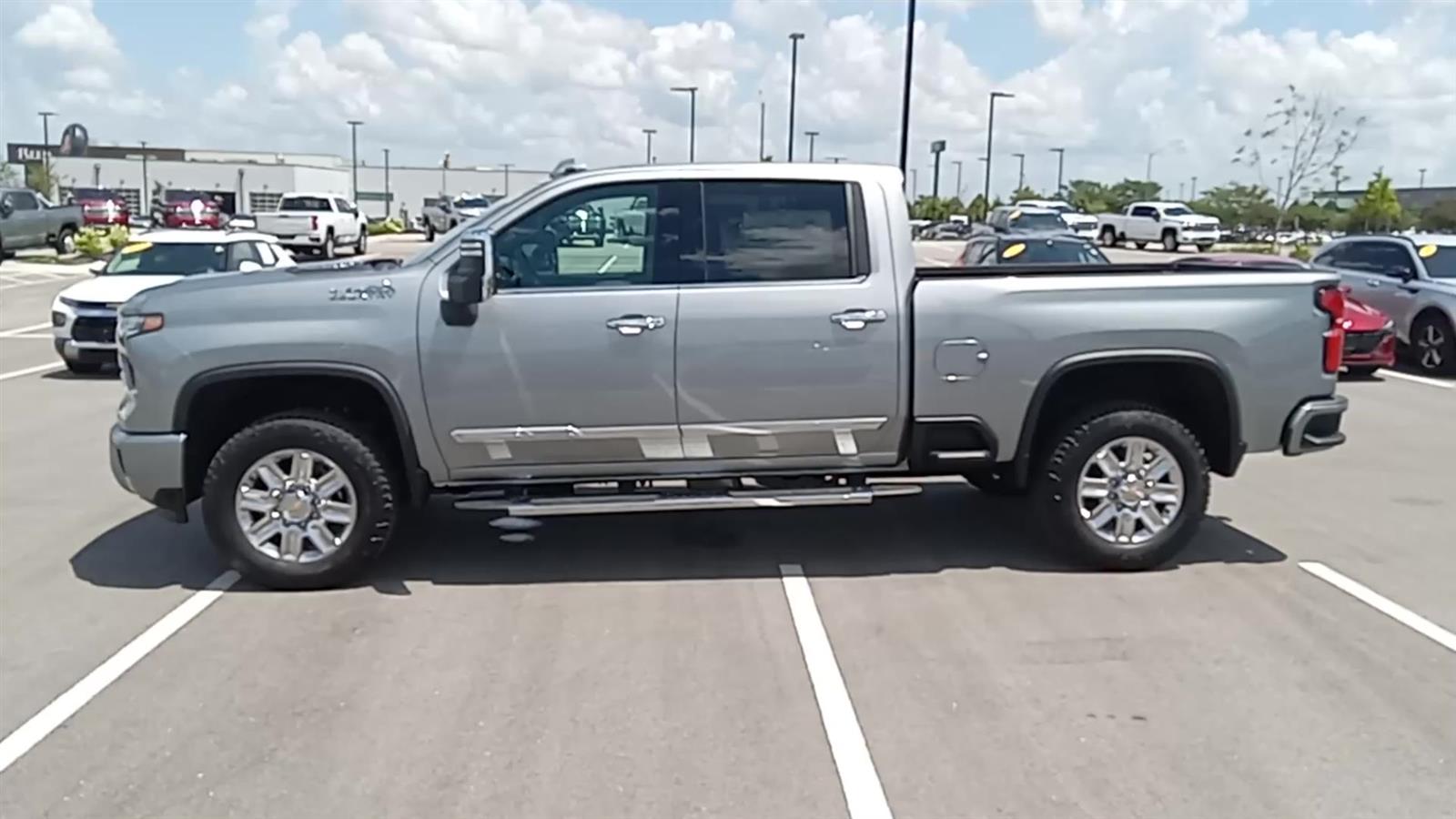 2025 Chevrolet Silverado 2500HD High Country photo 5