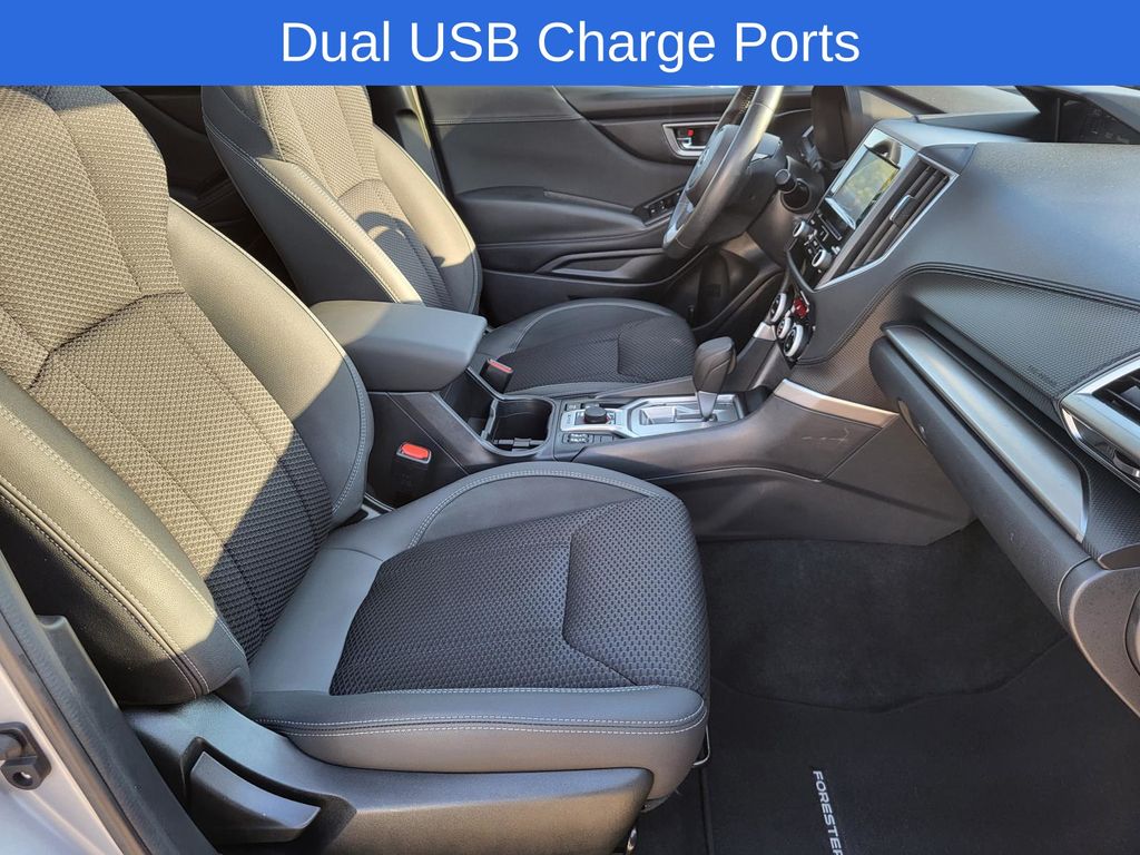 2023 Subaru Forester Premium photo 6