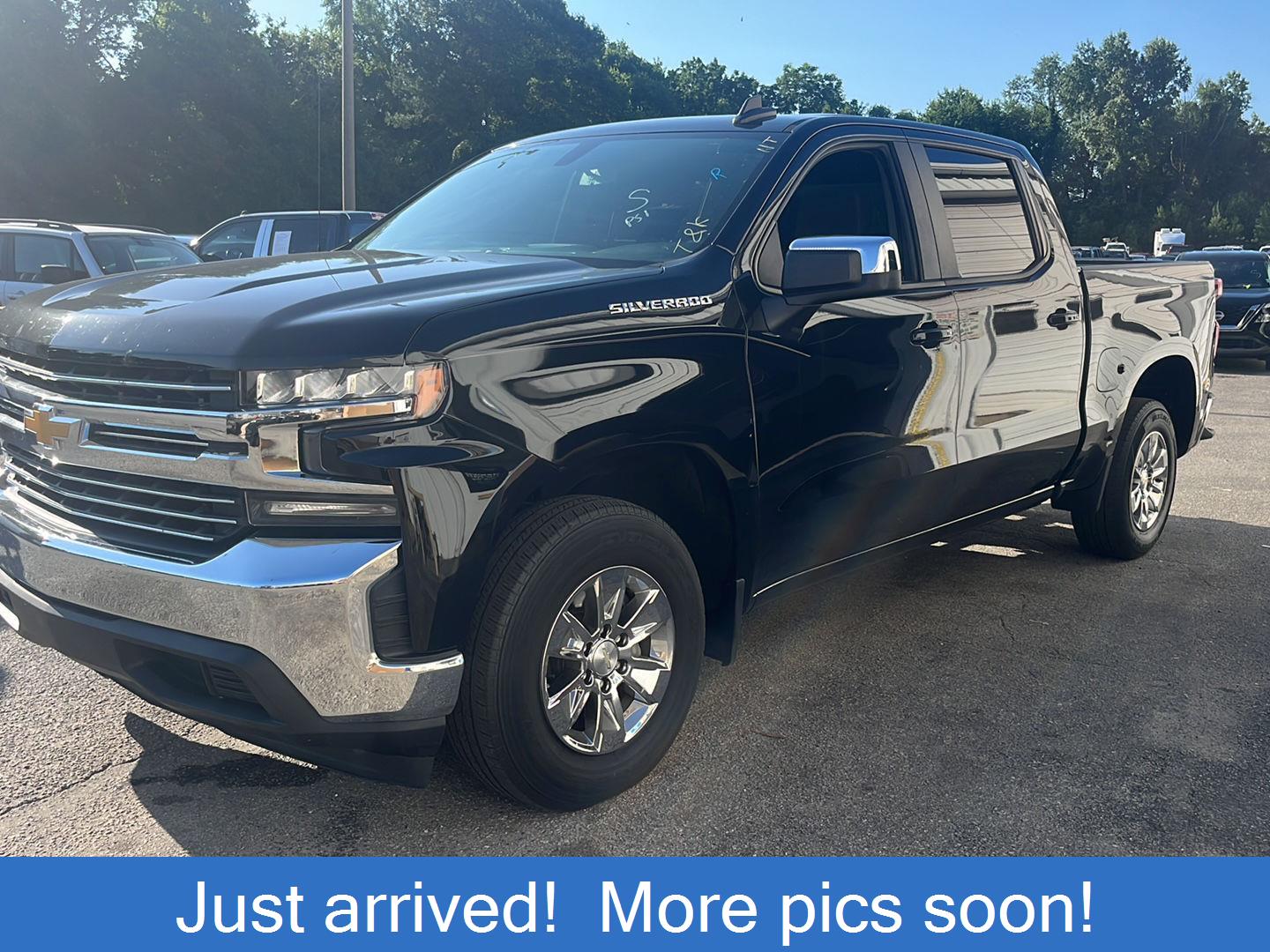 Used 2019 BLACK Chevrolet LT image 1