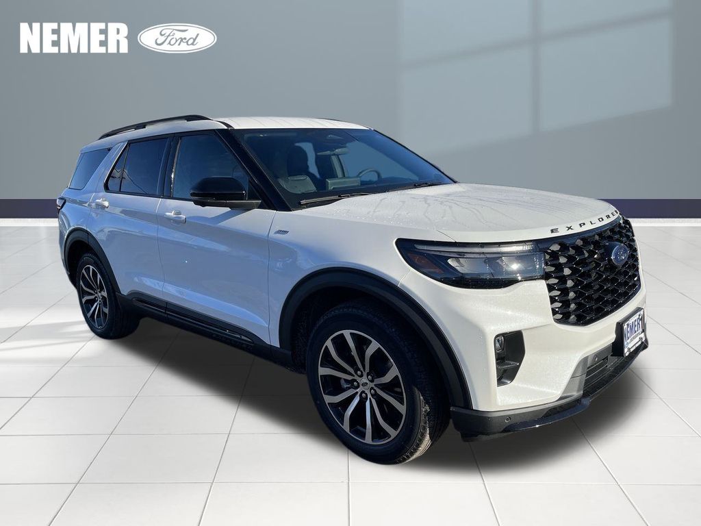 2026 Ford Explorer ST-LINE's photo