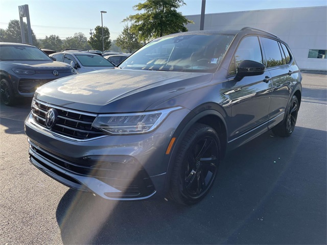 2024 Volkswagen Tiguan SE R-Line Black photo 2