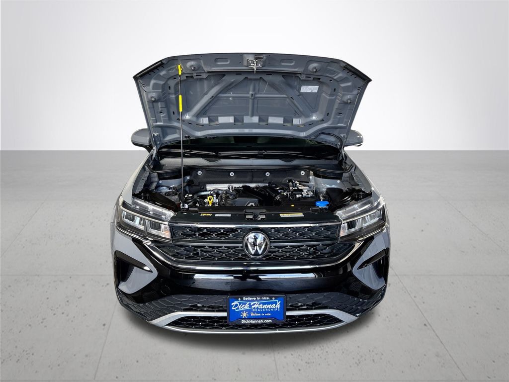 2024 Volkswagen Taos SE photo 21