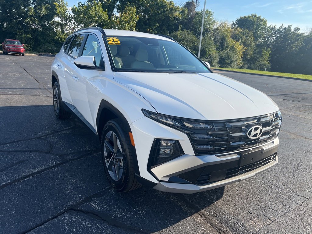 2025 Hyundai Tucson SEL photo 3