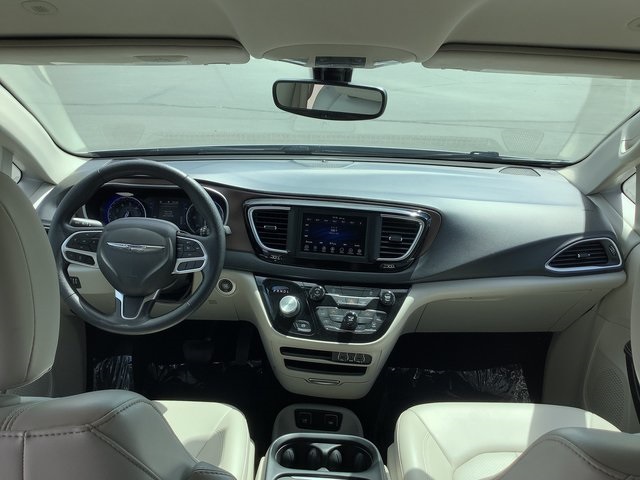 2021 Chrysler Voyager LXi photo 6
