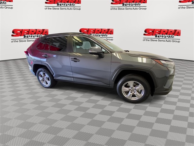 2024 Toyota RAV4 XLE photo 3