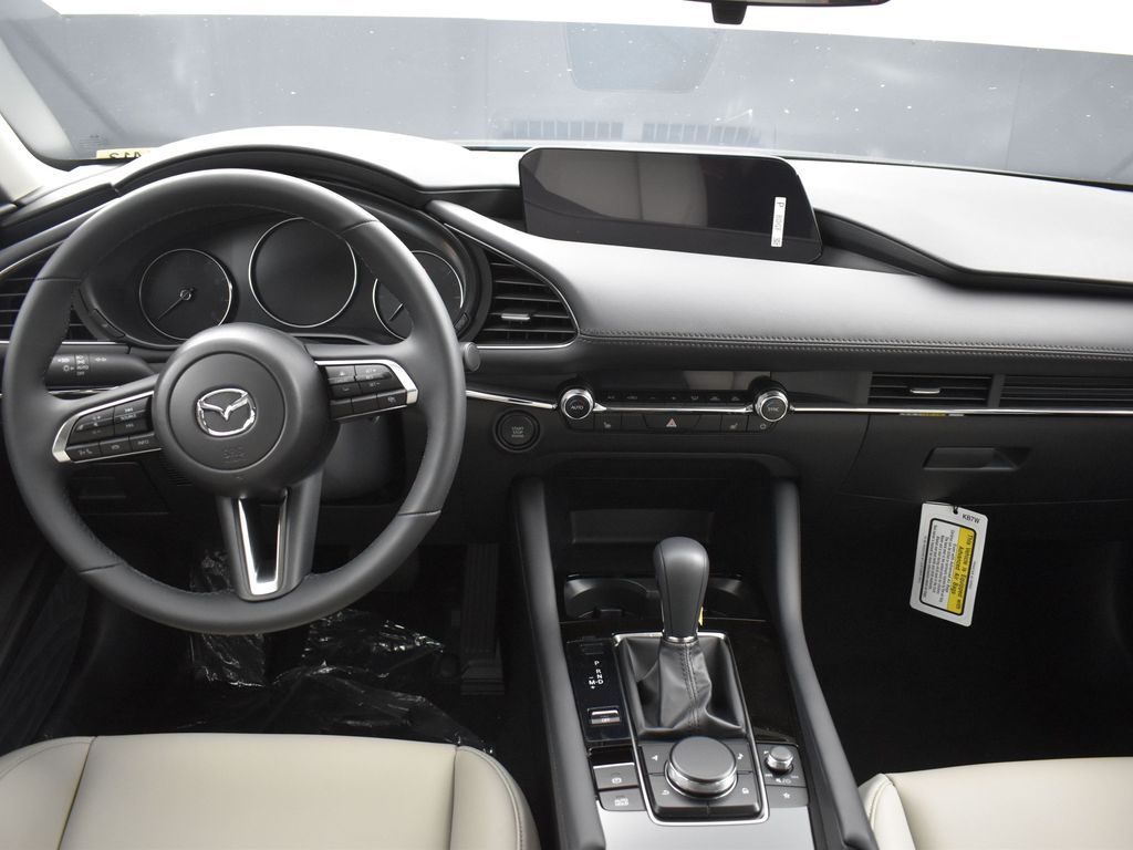 2025 Mazda Mazda3 2.5 s Preferred photo 12