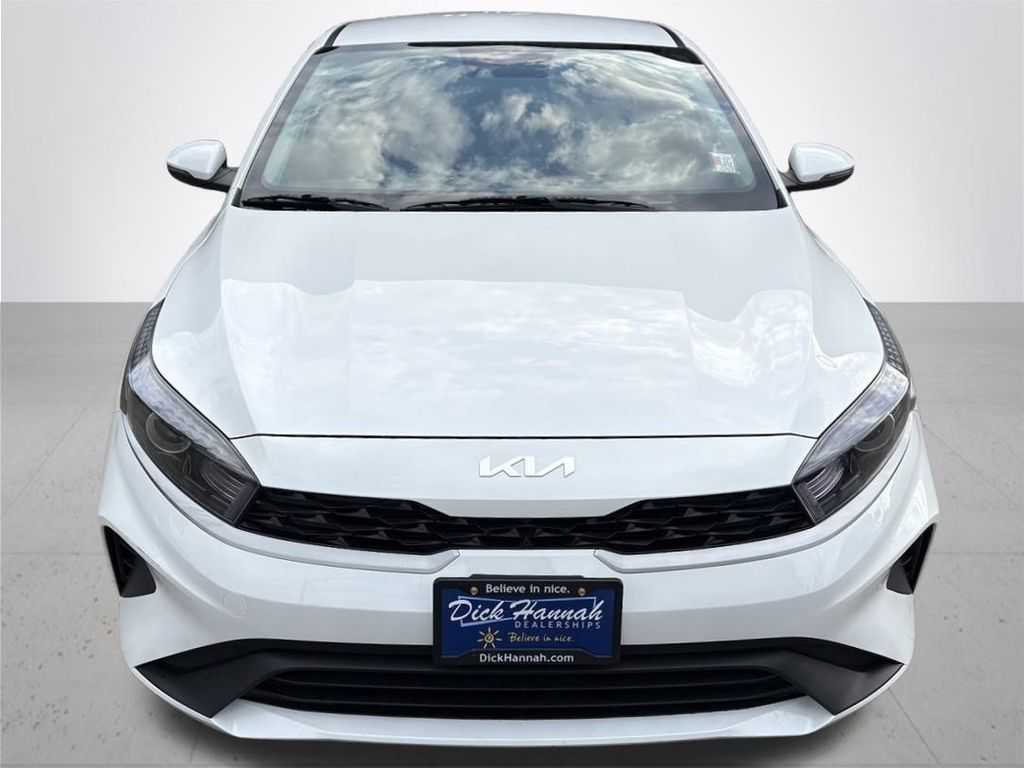 2023 Kia Forte LXS photo 3