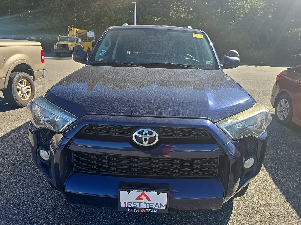 2016 Toyota 4Runner SR5 photo 2