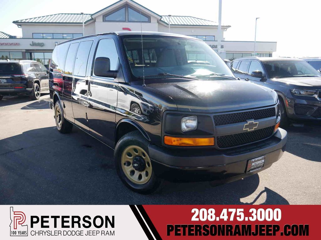 2013 Chevrolet Express LS's photo