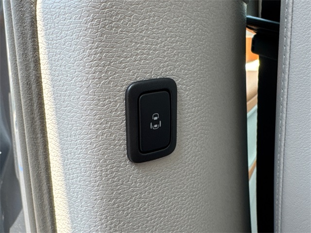 2025 Volkswagen ID. Buzz Pro Plus photo 20