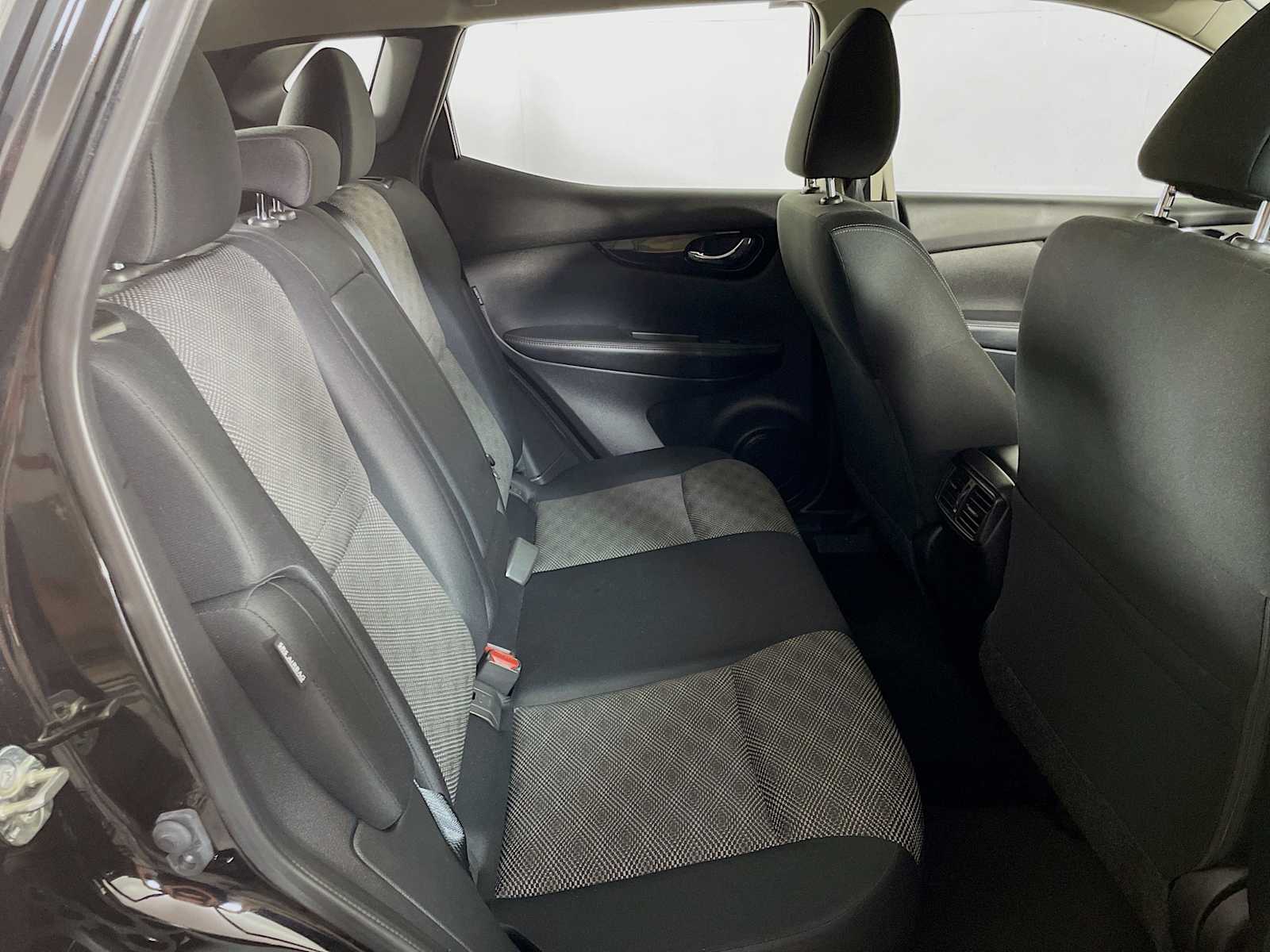 2022 Nissan Rogue Sport SV photo 25
