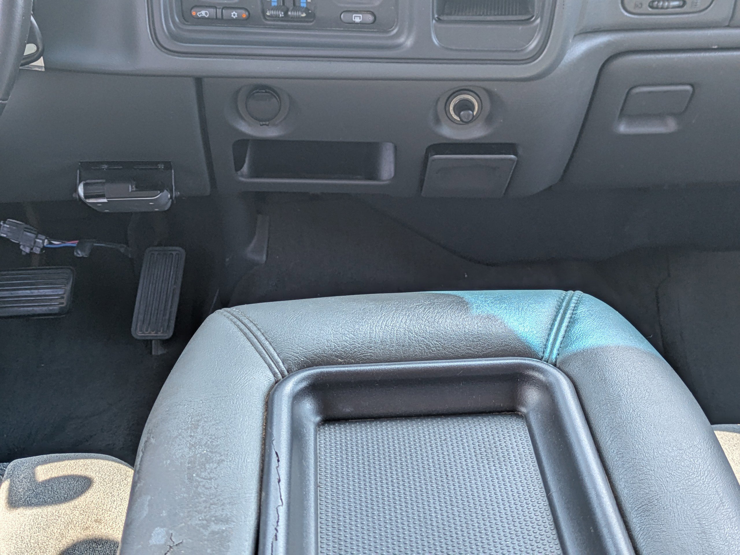 2004 Chevrolet Avalanche photo 17