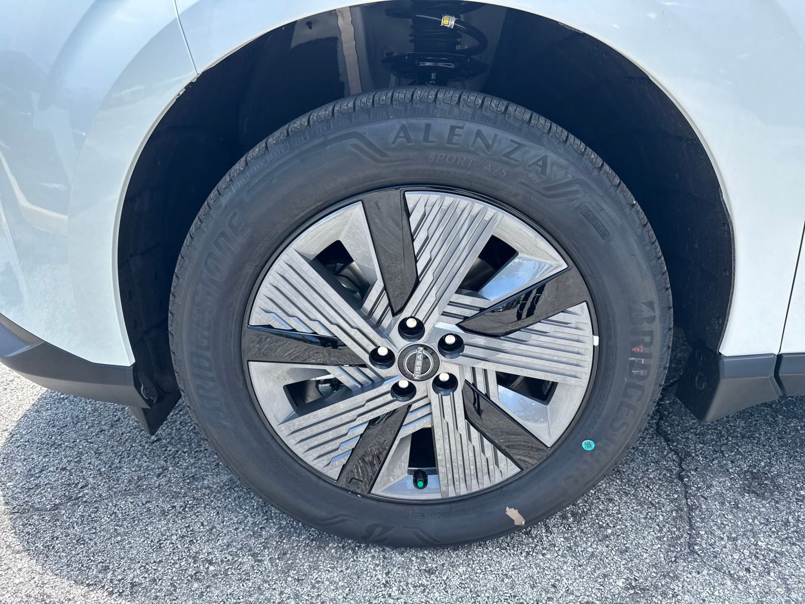 2025 Nissan Murano SL photo 9