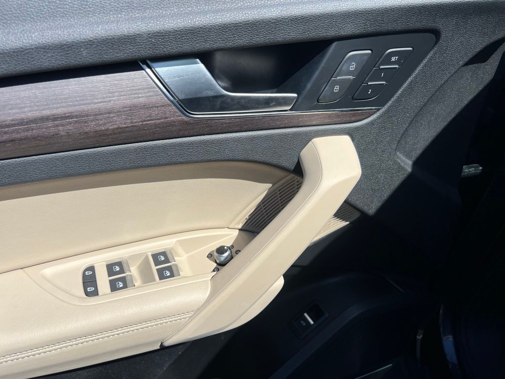 2021 Audi Q5 45 Prestige photo 25