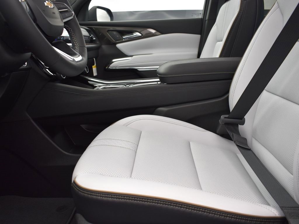 2026 Chevrolet Traverse High Country photo 9