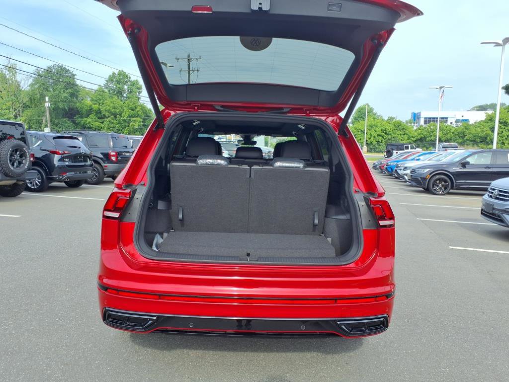 2024 Volkswagen Tiguan SE R-Line Black photo 19