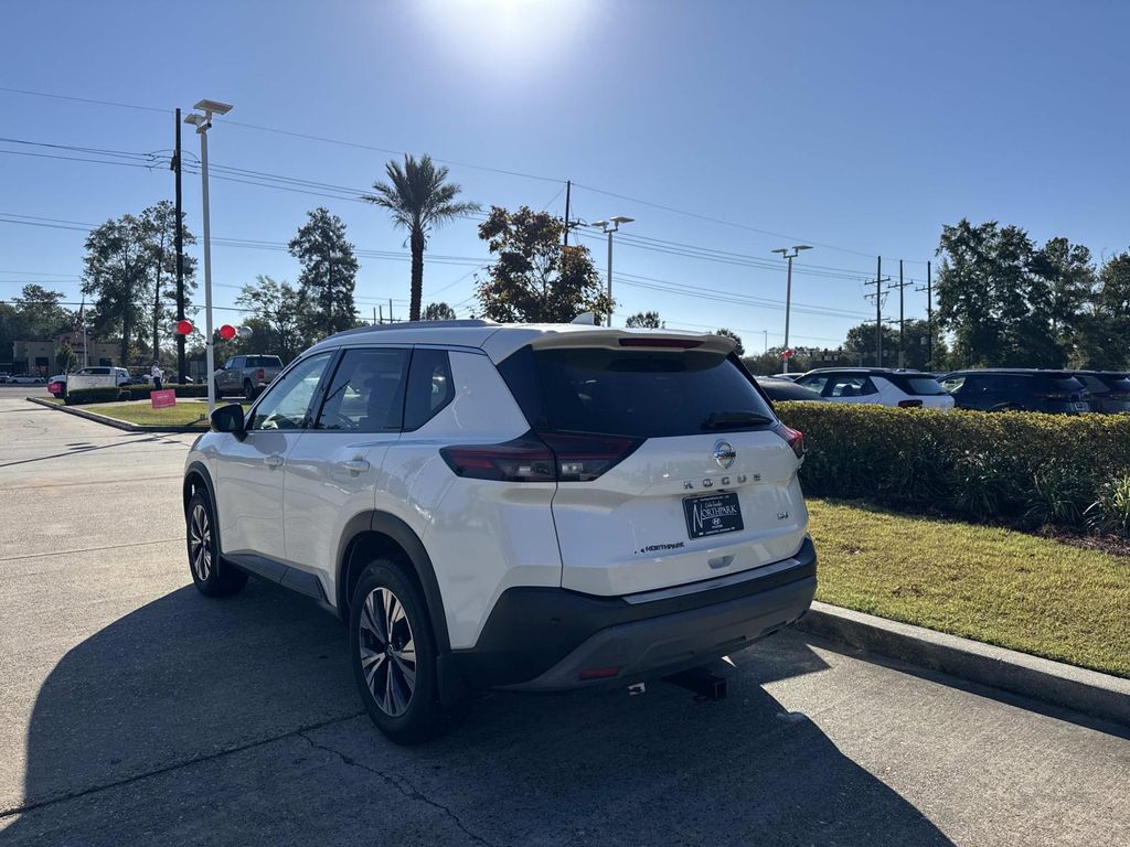 2021 Nissan Rogue SV photo 4