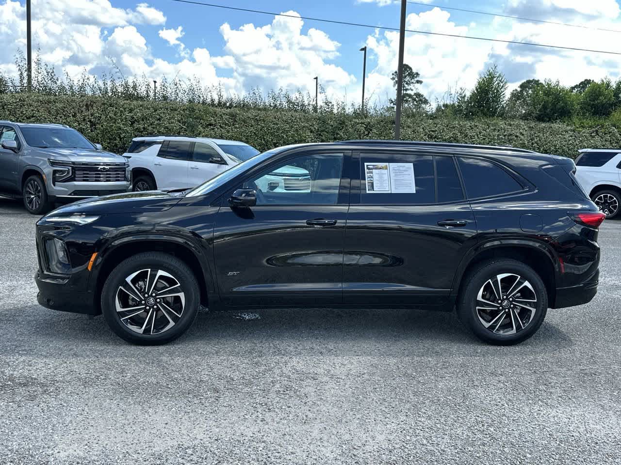 2025 Buick Enclave Sport Touring photo 11