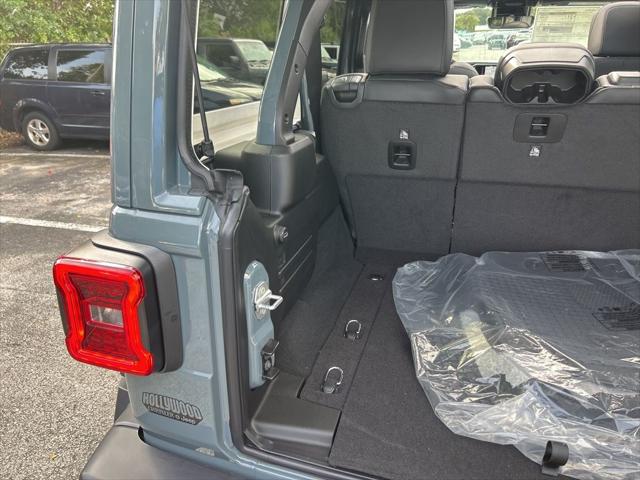 2025 Jeep Wrangler Rubicon photo 31