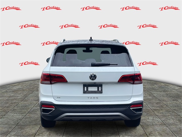 2023 Volkswagen Taos SE photo 3