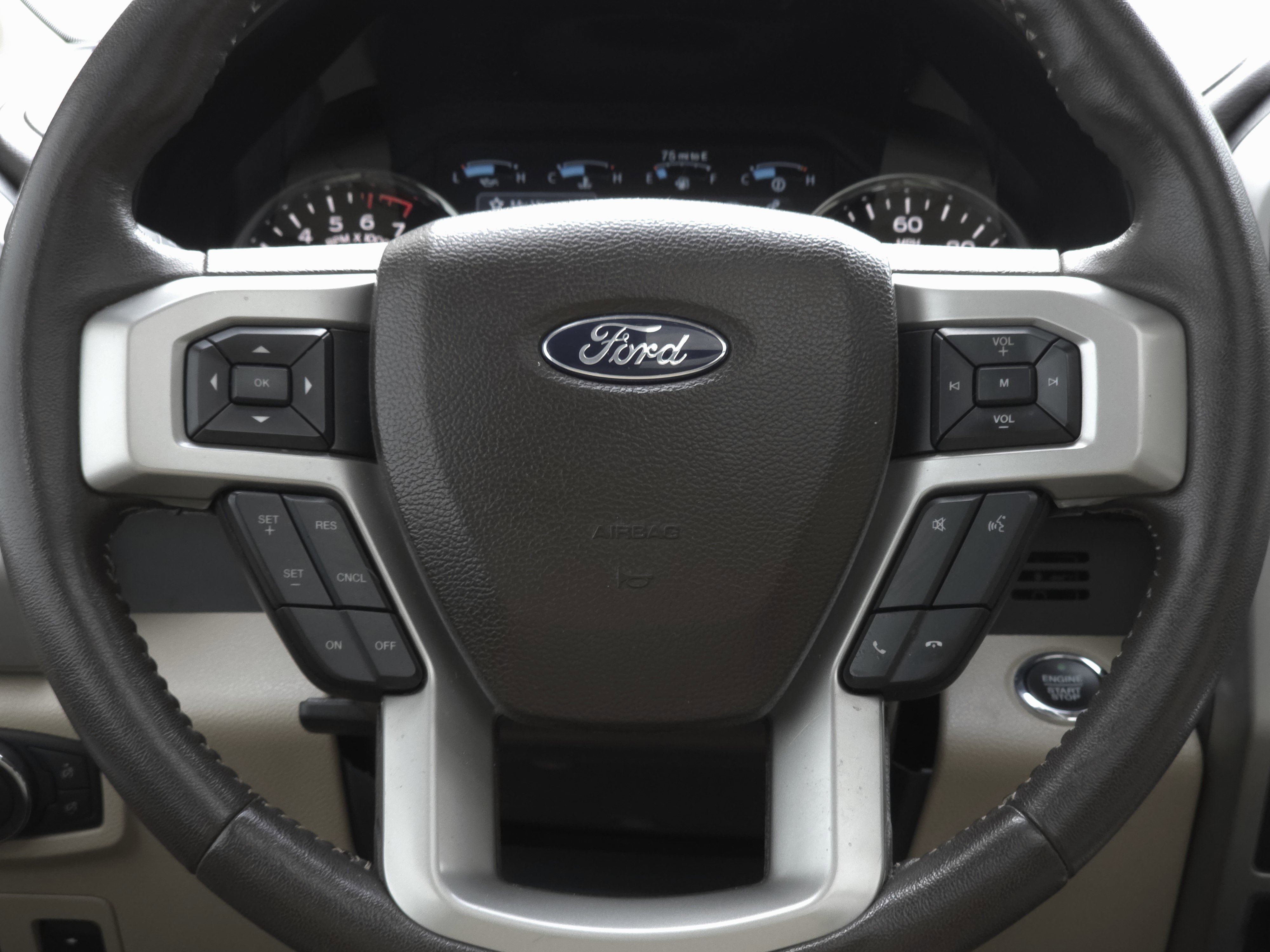 2019 Ford F-150 Lariat photo 18