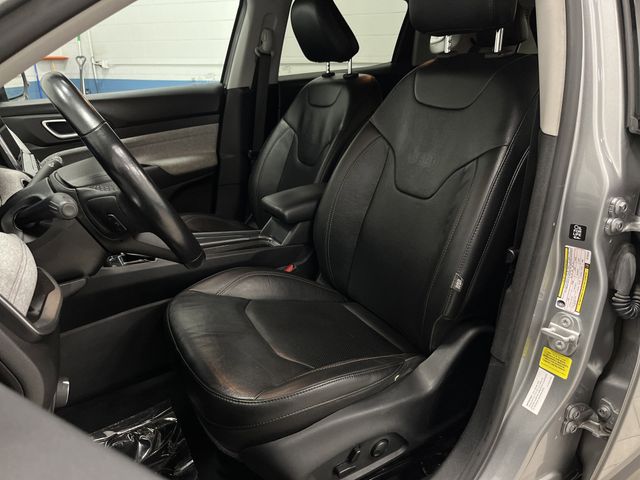 2022 Jeep Compass Latitude Lux photo 4