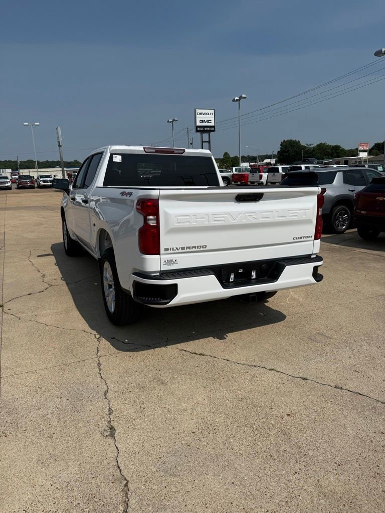 2025 Chevrolet Silverado 1500 Custom photo 4