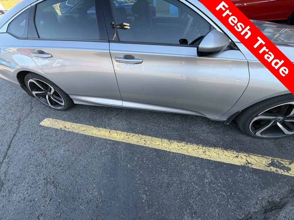 2018 Honda Accord Sport photo 2