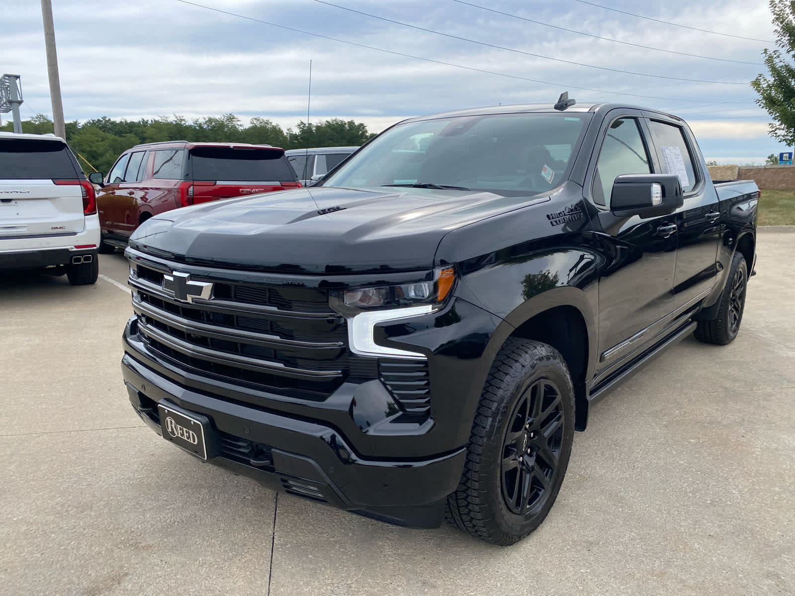 Used 2025 Chevrolet Silverado 1500 High Country with VIN 1GCUKJEL4SZ184653 for sale in Kansas City