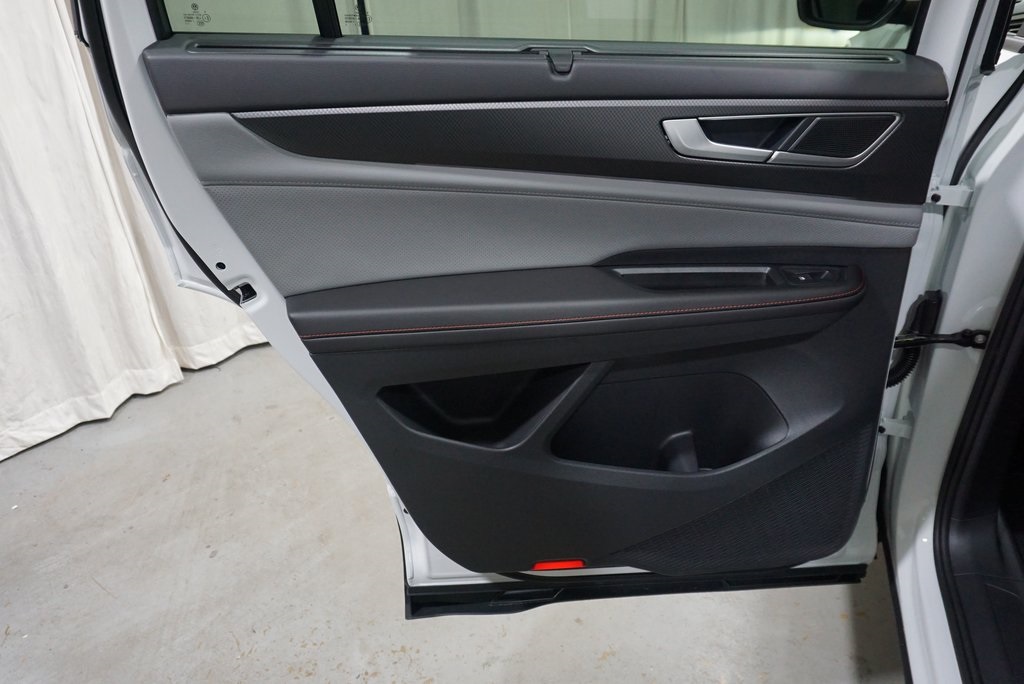 2025 Volkswagen Atlas Peak Edition SE photo 28