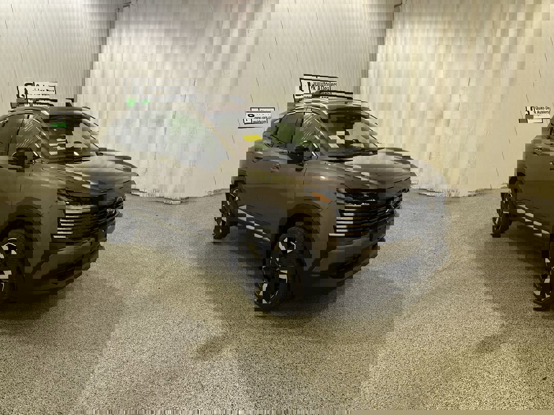 2026 Nissan KICKS SR AWD's photo