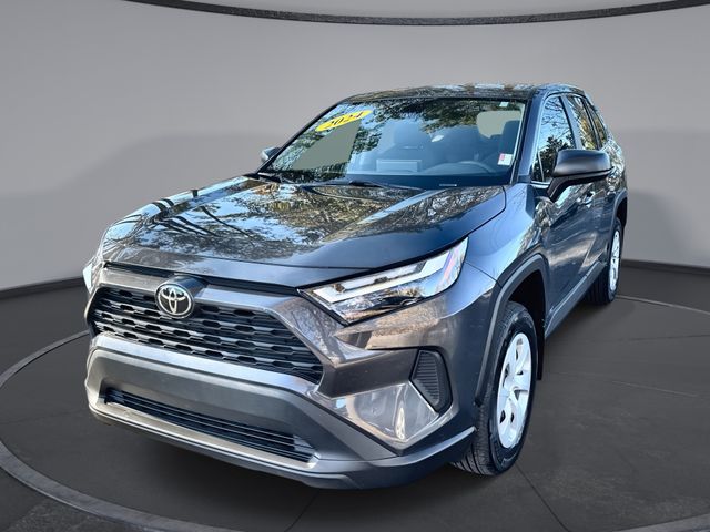 2024 Toyota RAV4 LE's photo