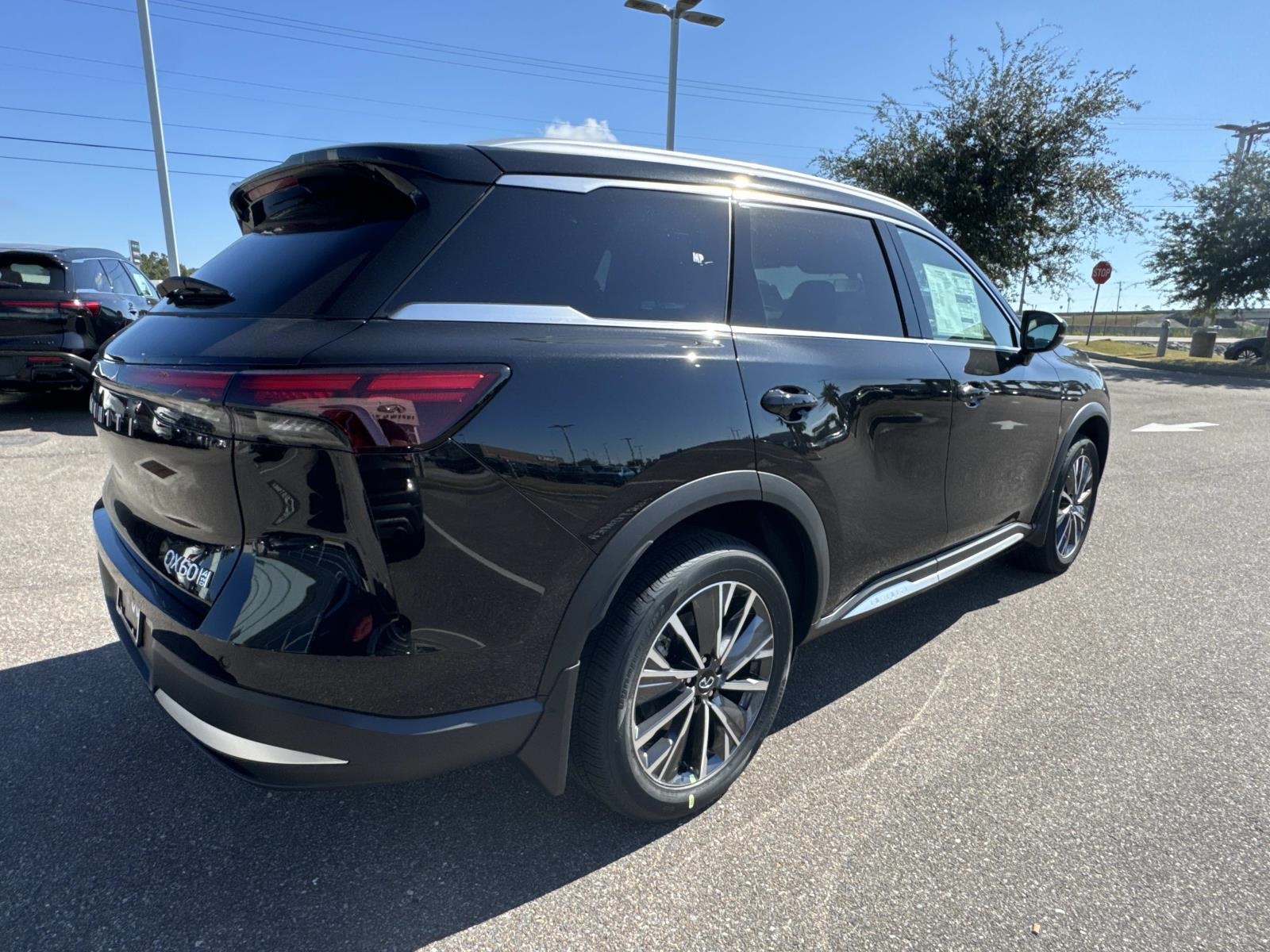 2026 Infiniti QX60 Luxe AWD photo 4