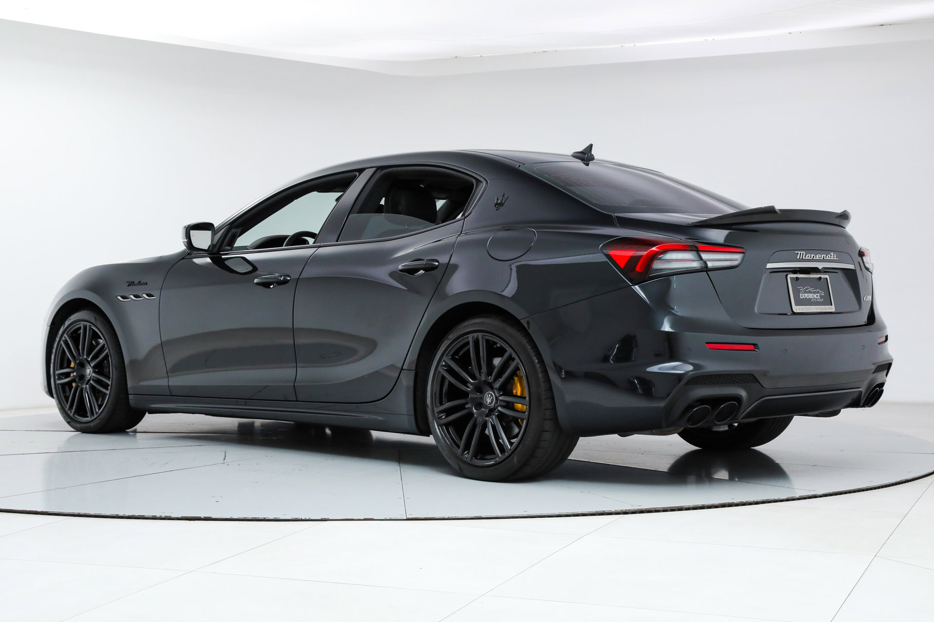 2023 Maserati Ghibli Modena Q4 photo 2