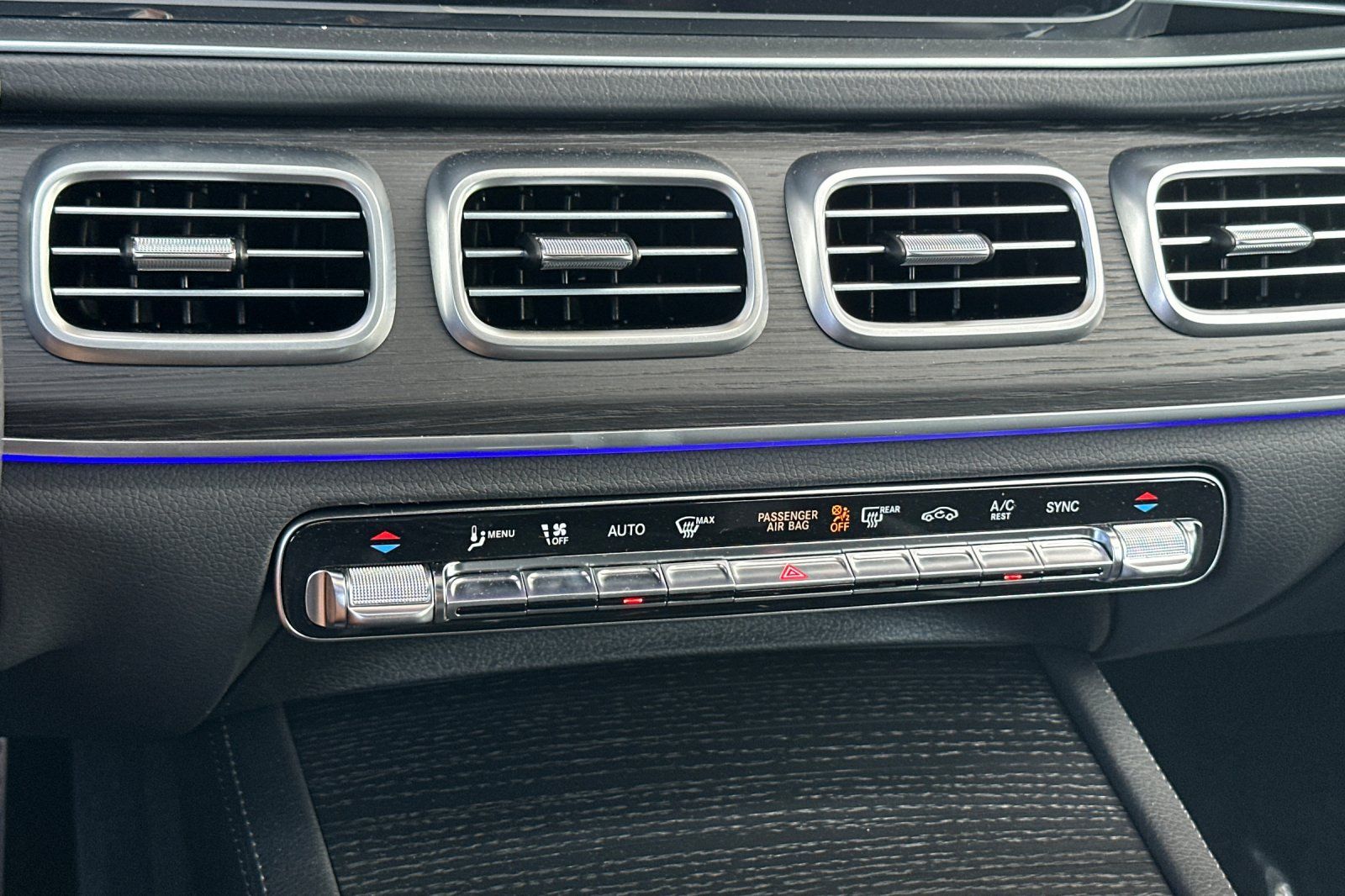2025 Mercedes Benz GLS 450 4MATIC photo 17