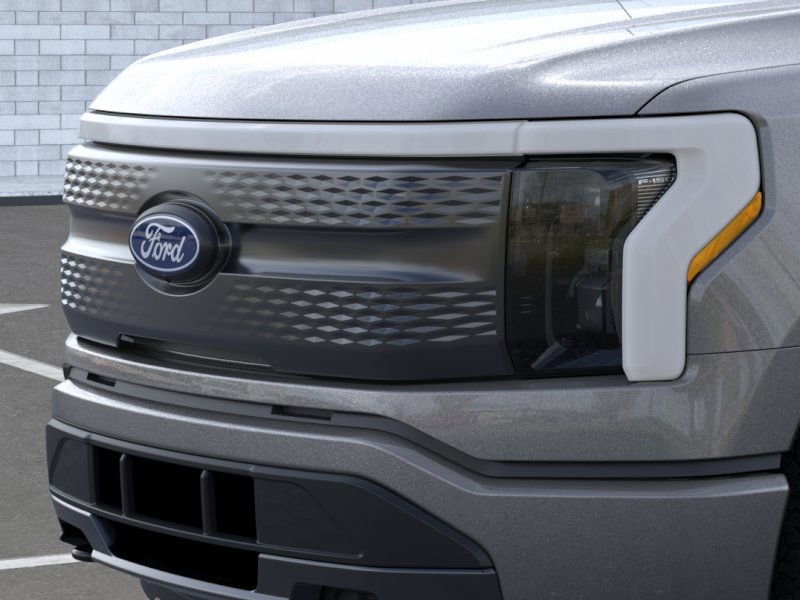 2025 Ford F-150 Lightning XLT photo 11
