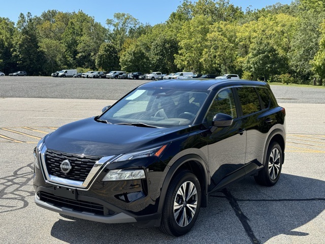 2023 Nissan Rogue SV's photo