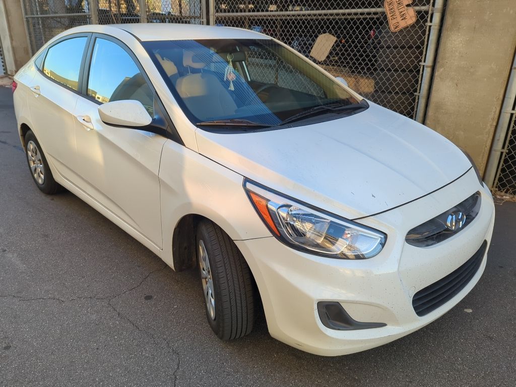 2016 Hyundai Accent SE's photo