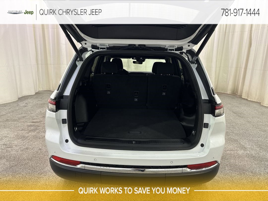 New 2025 Jeep Grand Cherokee Laredo Sport Utility in Marshfield J27587