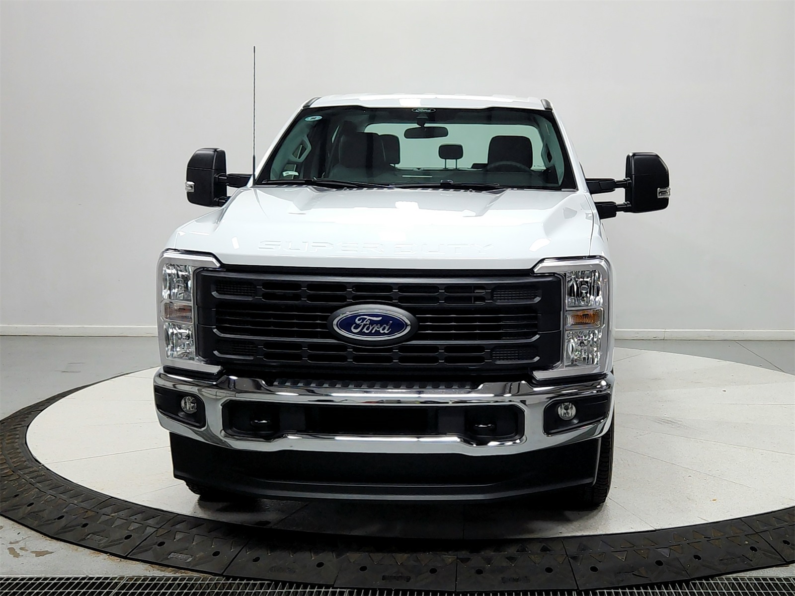 2025 Ford F-250 XL photo 2