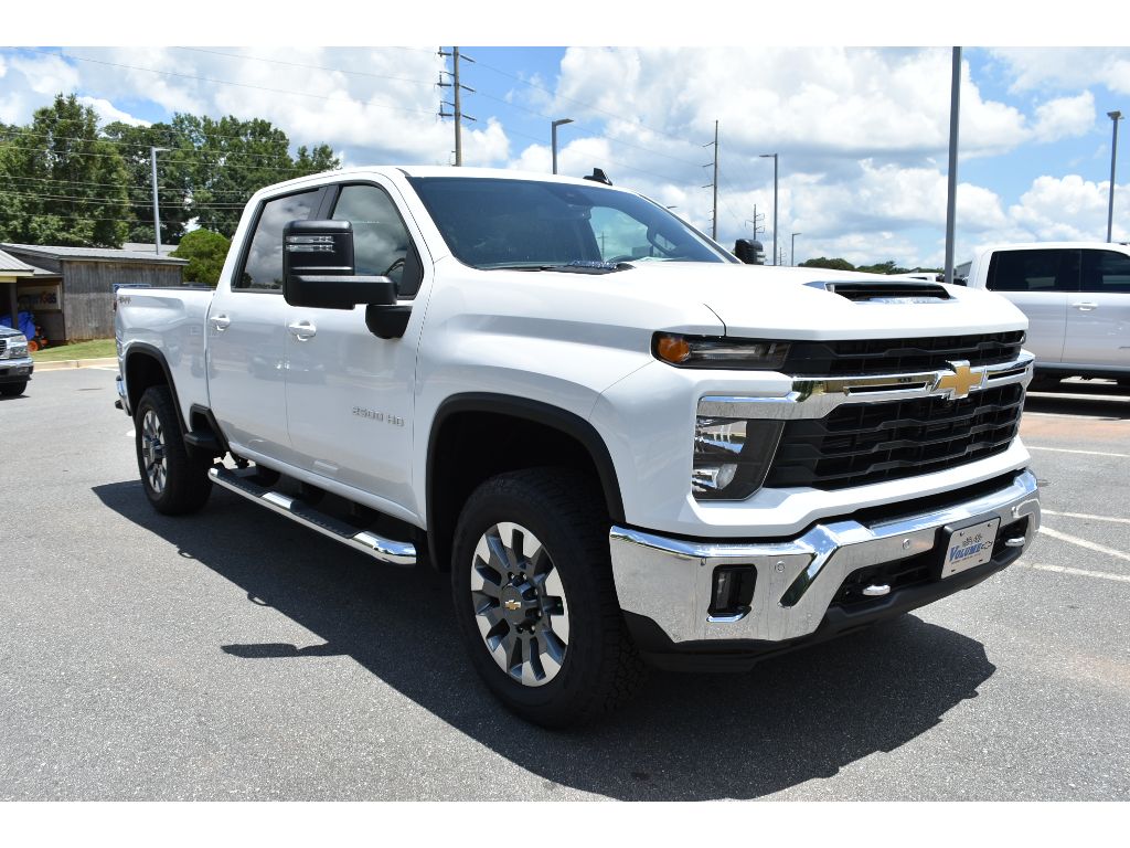 2025 Chevrolet Silverado 2500HD LT photo 4