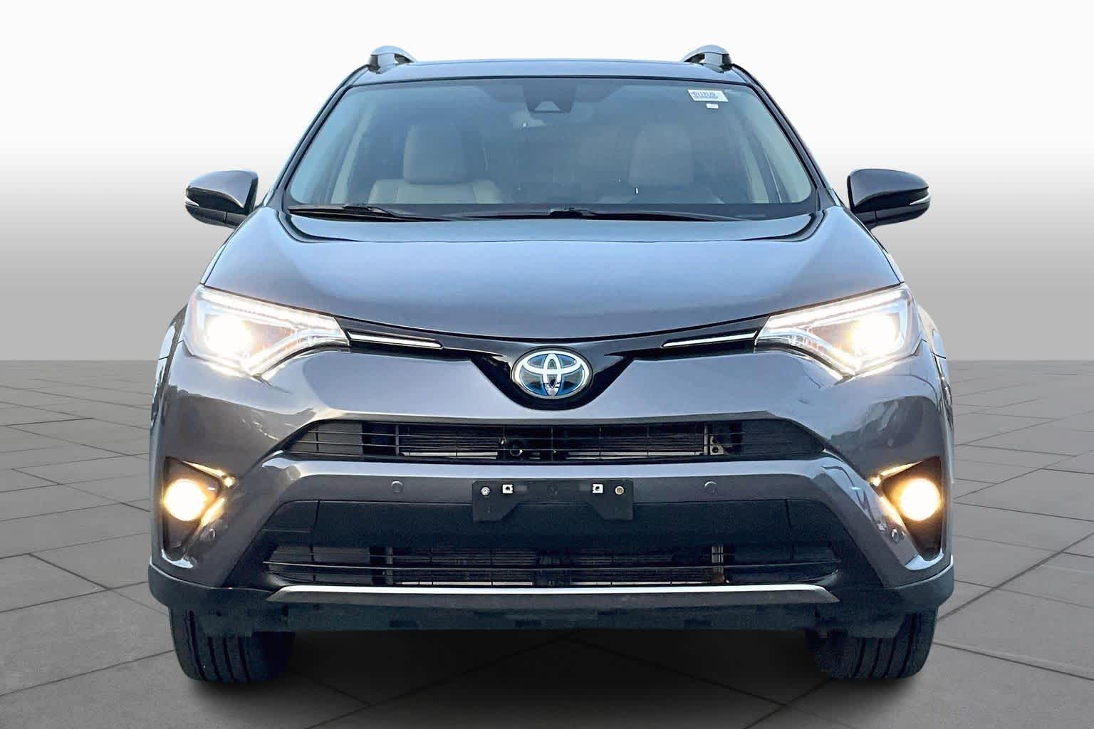 2017 Toyota RAV4 Hybrid Limited photo 3